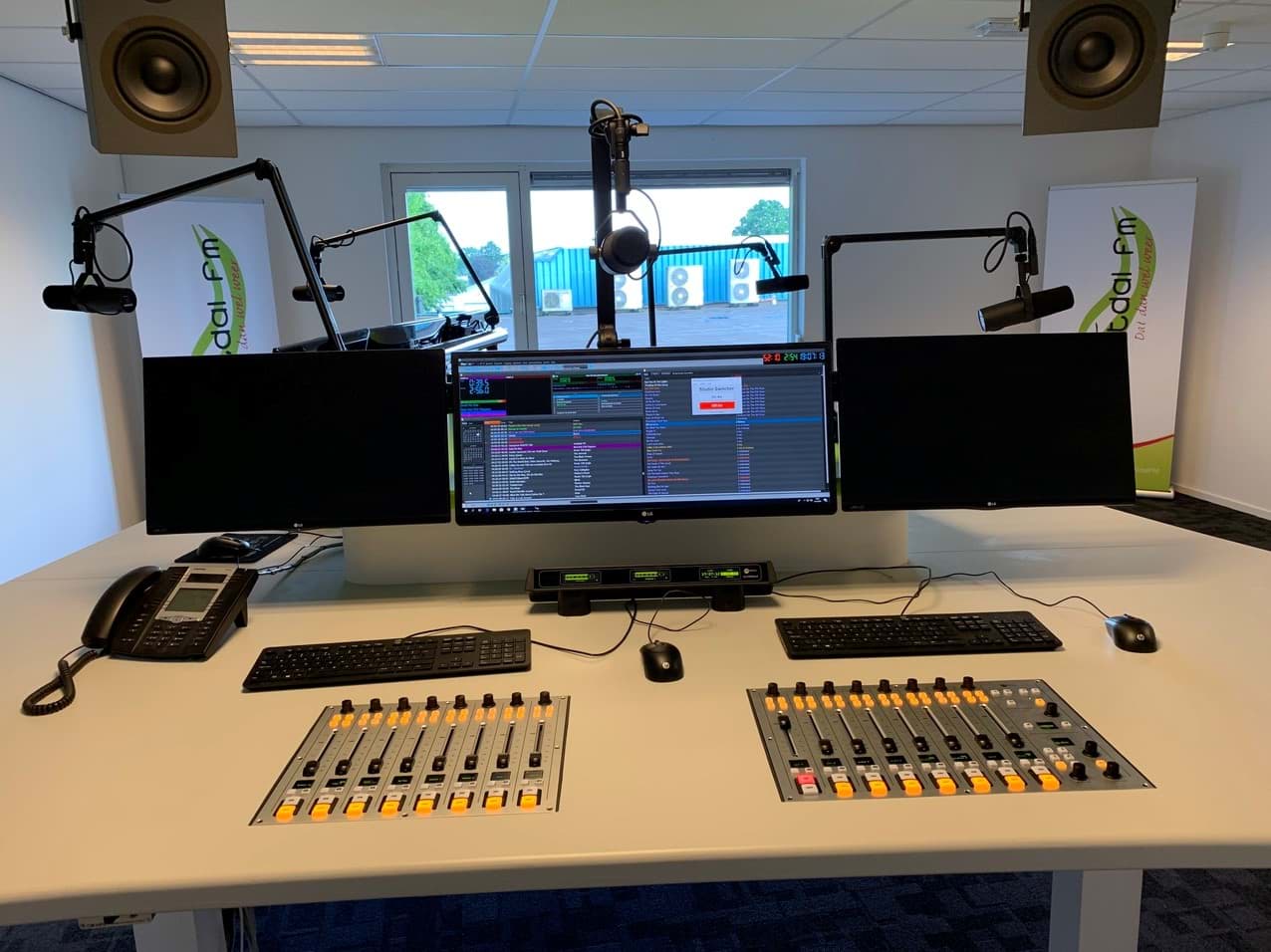 De nieuwe studio van Vechtdal FM